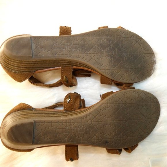 MinneTonka Melina Fringe Wedge Size 7 - Picture 11 of 15